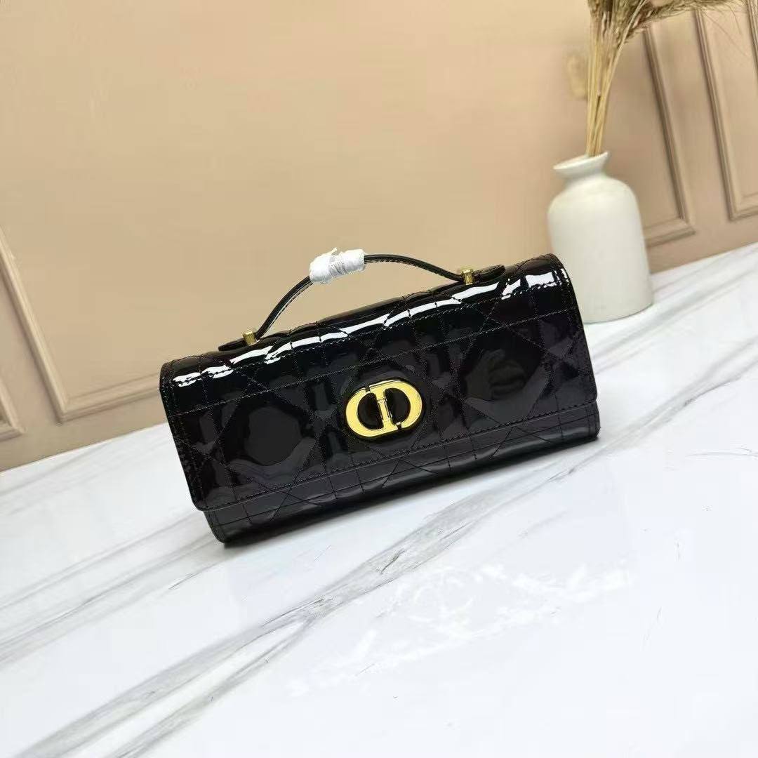 Dior
Master🌺🌺
280 dhs💓

Zain141
♥️♥️♥️