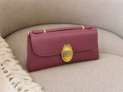 DIOR  
SUPER MASTER QUALITY 
SIZE : 25 cm 
AVAILABLE 

For Price 👇 WhatsApp✅
0568585901 
0507557372
0552275751 Owner Zain 👌

Zain322
♥️♥️♥️