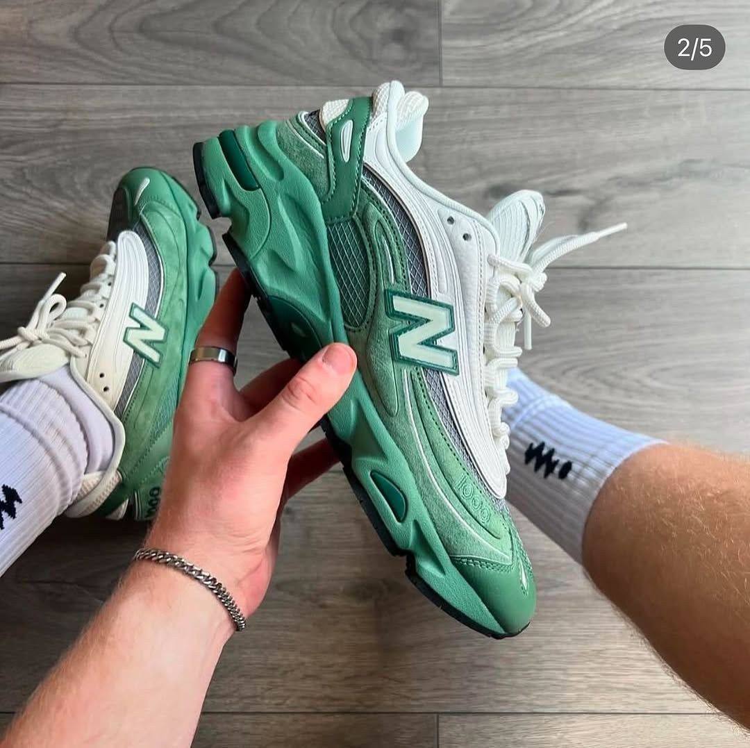 New Balance 1000 Mallard Green. 💚⚪️
40-45 AVAILABLE 🤩
220 dhs💓

Zain242
♥️♥️♥️