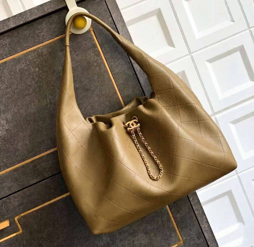 CHANEL 
HIGH QUALITY 
130 dhs🇦🇪🇦🇪

Zain295
♥️♥️♥️