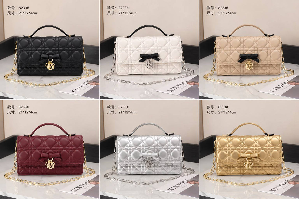 Dior
Good quality 

Size:21*cm
110 dhs🇦🇪🇦🇪🇦🇪

With box 📦🔥

Zain70
♥️♥️♥️