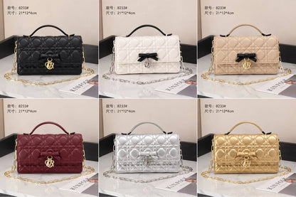 Dior
Good quality 

Size:21*cm
110 dhs🇦🇪🇦🇪🇦🇪

With box 📦🔥

Zain70
♥️♥️♥️