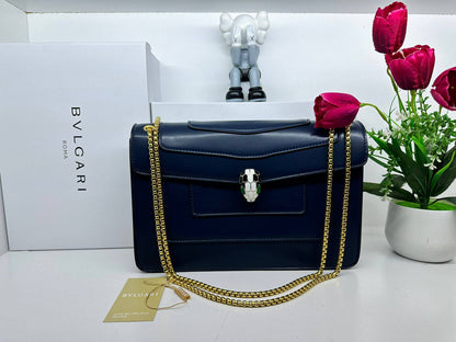 Bvlagri
100 dhs❣️
size:28*19*10
with box🌹
🎁🎁🎁

Zain07
♥️♥️♥️
