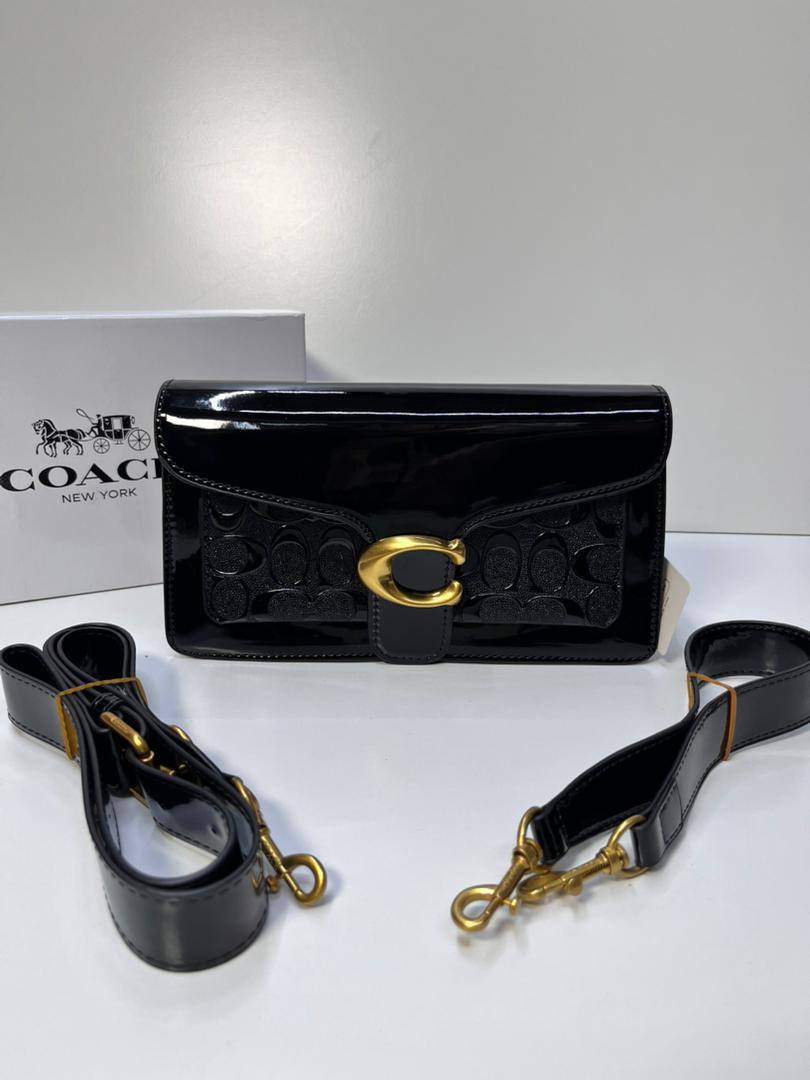 Coach
95 dhs❣️

with box
🎁🎁🎁

size 26×7×14cm

Zain213
♥️♥️♥️