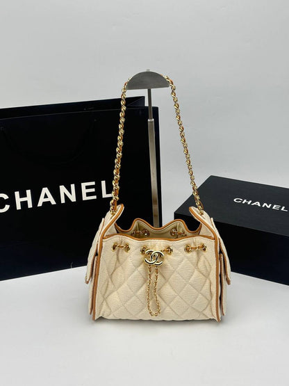 Chanel
Master🌺🌺
Size :22cm 
260 dhs✅

Zain114
♥️♥️♥️