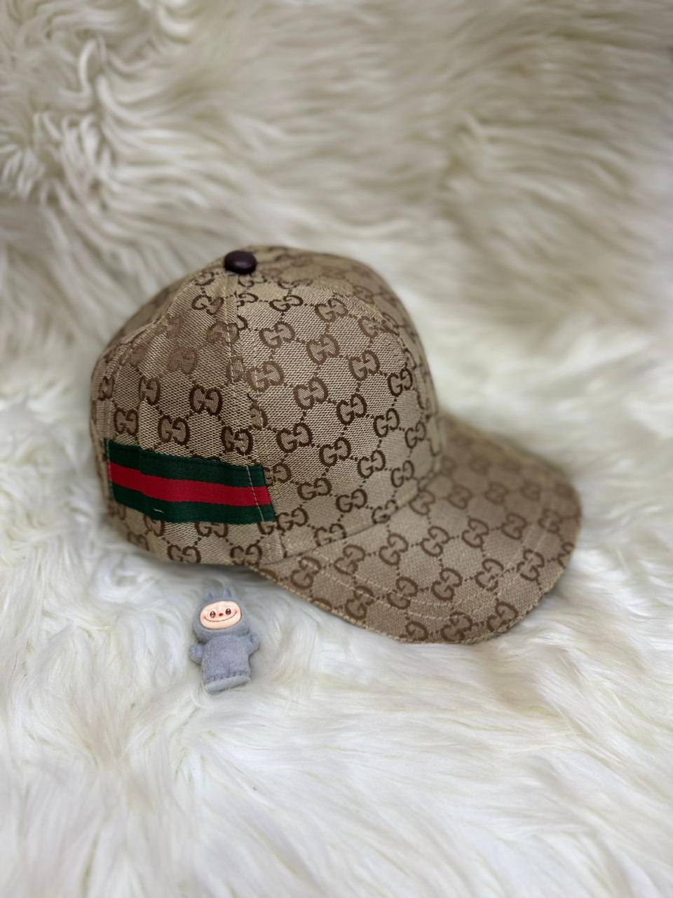 🧢 Brand Cap
1️⃣ First  Quality 
Size：56 ~ 60 cm
45 dhs💓

Zain115
♥️♥️♥️