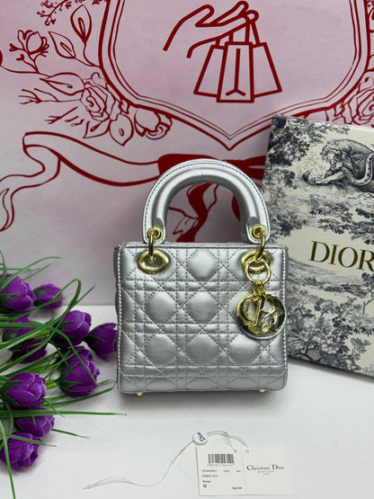 Dior

110 dhs❣️

with box
🎁🎁🎁

Zain177
♥️♥️♥️