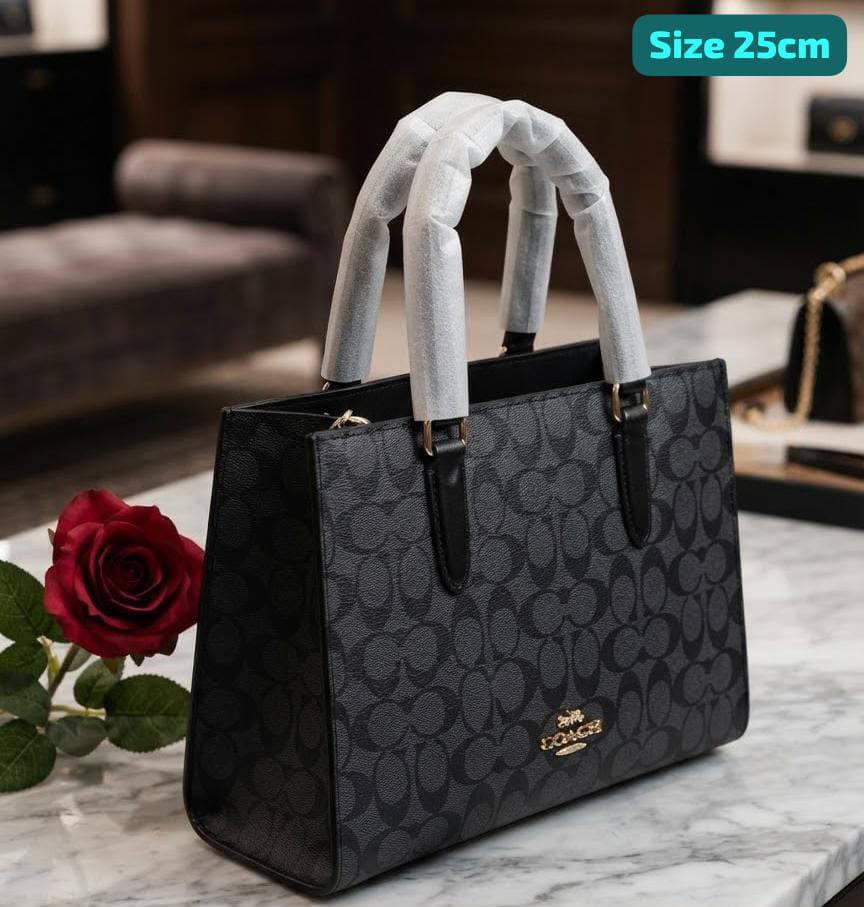 Coach

Best quality

No box’s

90 DHS🇦🇪🇦🇪

size 25cm

Zain158
♥️♥️♥️