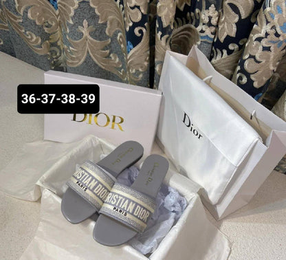DIOR SLIPPER
GOOD QUALITY
65 dhs🪙🌺
offer
Limit Stock

Zain40
♥️♥️♥️