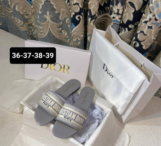 DIOR SLIPPER
GOOD QUALITY
65 dhs🪙🌺
offer
Limit Stock

Zain40
♥️♥️♥️