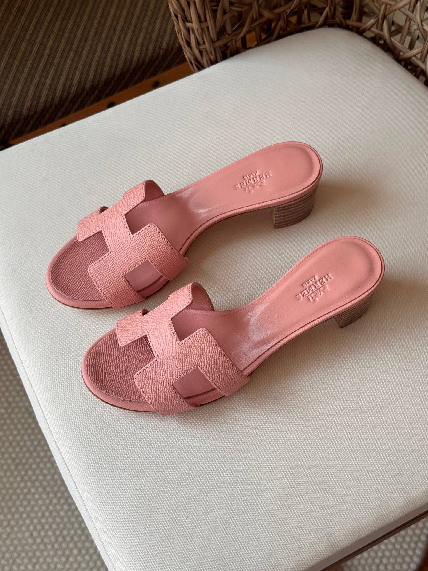 HERMES  
✨ Collection
👠 36–41
💎 Premium Quality
🔥 Super Master
450 dhs✅

Zain198
♥️♥️♥️