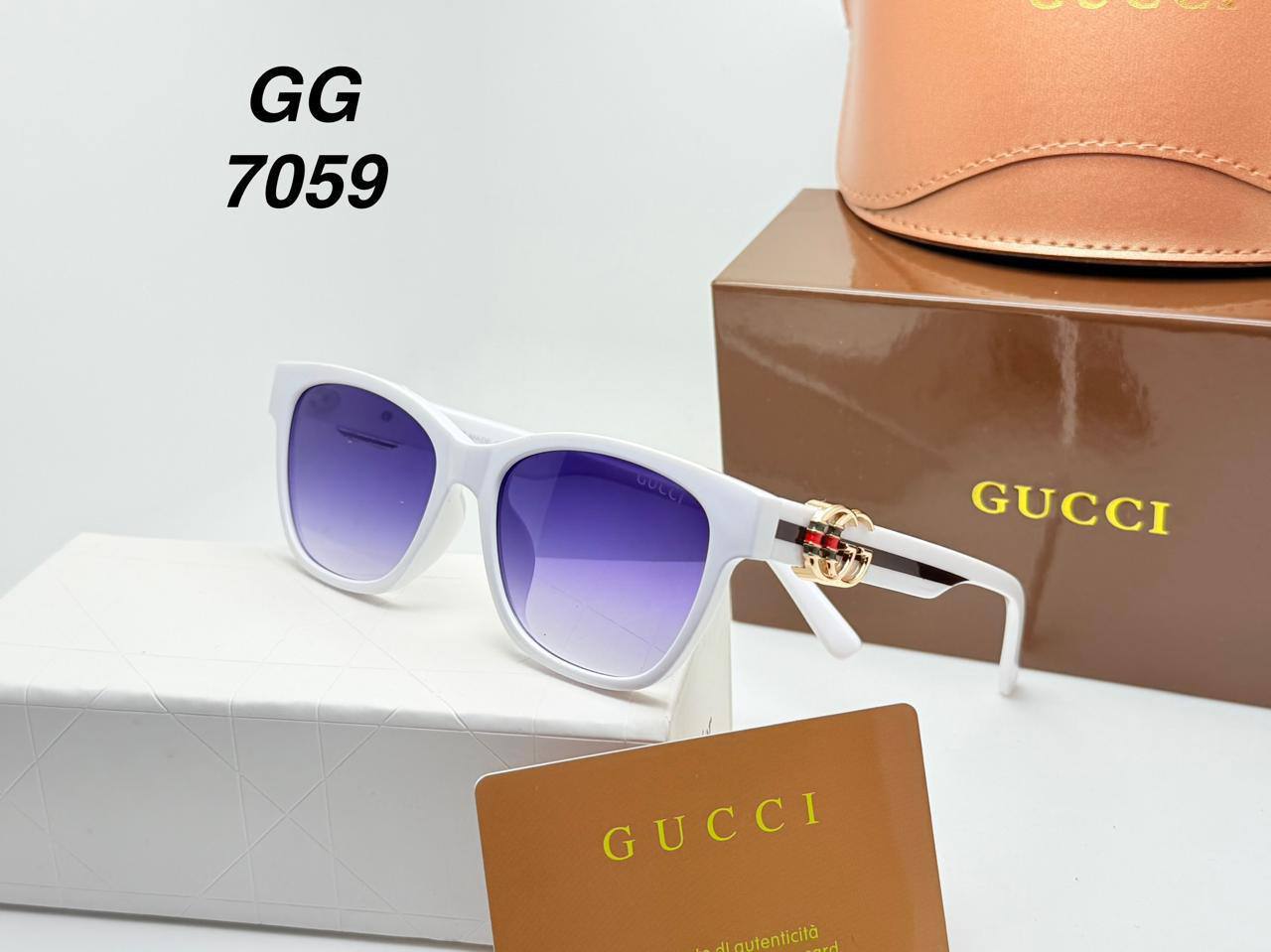 Sunglasses
70 dhs❣️

Zain126
♥️♥️♥️