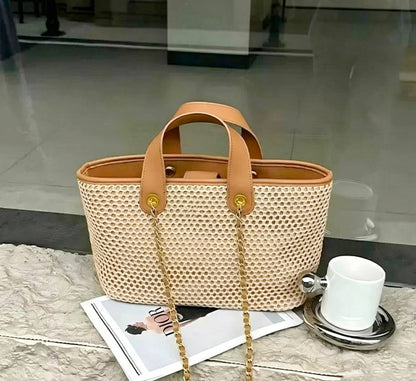 CHANEL
GOOD QUALITY 
130 dhs✅

Zain295
♥️♥️♥️