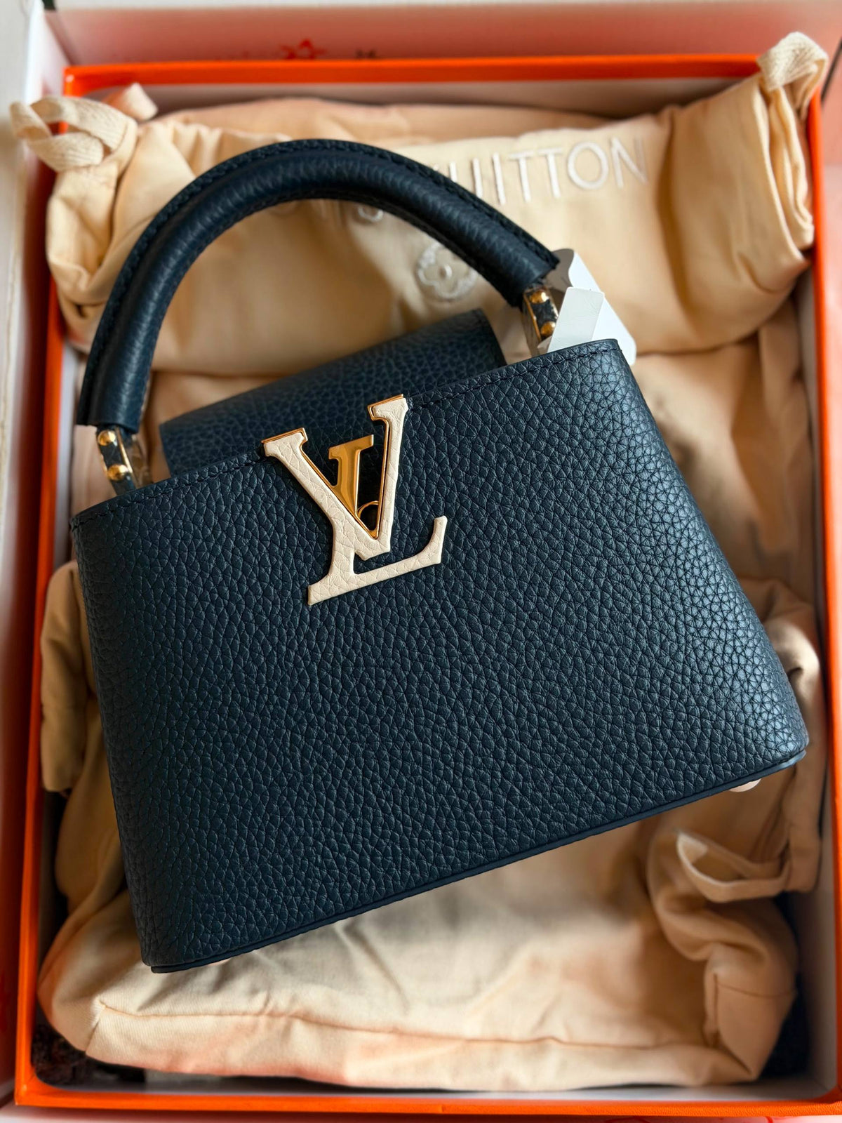 LV

For Price 👇 WhatsApp✅
0568585901 
0507557372
0552275751 Owner Zain 👌

ZainETAG 4
♥️♥️♥️