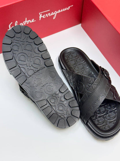 NEW CAME
MEN SLIPPER
FERRAGAMO
GOOD QUALITY
105 dhs🌺
39 TO 46

Zain40
♥️♥️♥️
