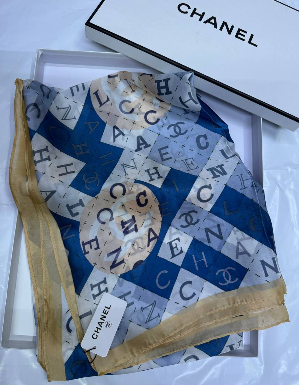 Silk scarf 🧣 
40 dhs✅

With box🎁
55 dhs✅

Zain93
♥️♥️♥️