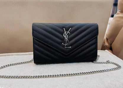 YSL

 Good Quality 

With Box 
🎁🎁🎁

100 dhs✅

Zain250
♥️♥️♥️