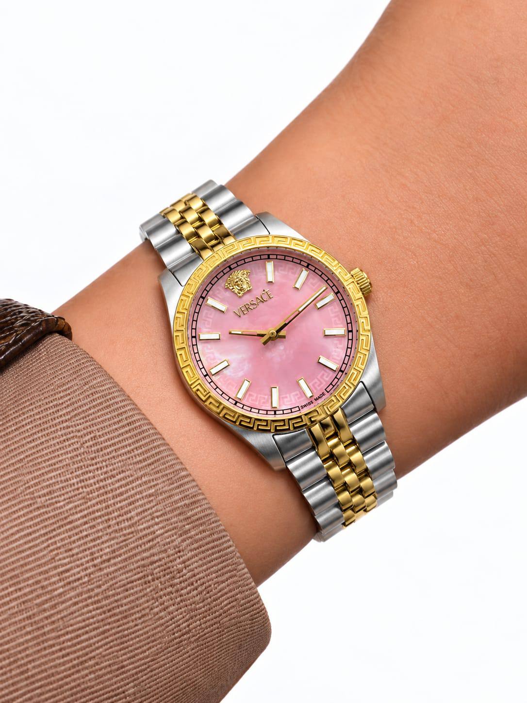 Versace 

watch for ladies 

good quality 

280 dhs🇦🇪🇦🇪

(size 36mm)'

Zain59
♥️♥️♥️
