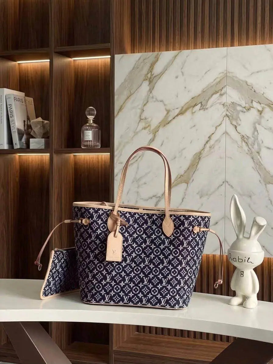 Valentino - JW PEI - BOTTEGA - D&G - PRADA - PATEK - Chanel - Fendi - Dior - MK - Loro Piana - LV - Aquazzura - Jimmy Choo - Christian Louboutin - Van Cleef - APM - Rolex - Cartier - Hermes - Gucci - Polene - ALO - Coach - Loewe - Adidas - Nike - YSL - QC