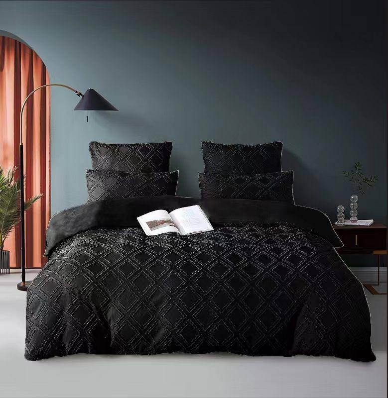 New collection 💥💥💥
Normal 
Embroidered 
Comfort set 
King size comfort 6pcs set 
140 dhs🪙🌨️

Zain99
♥️♥️♥️