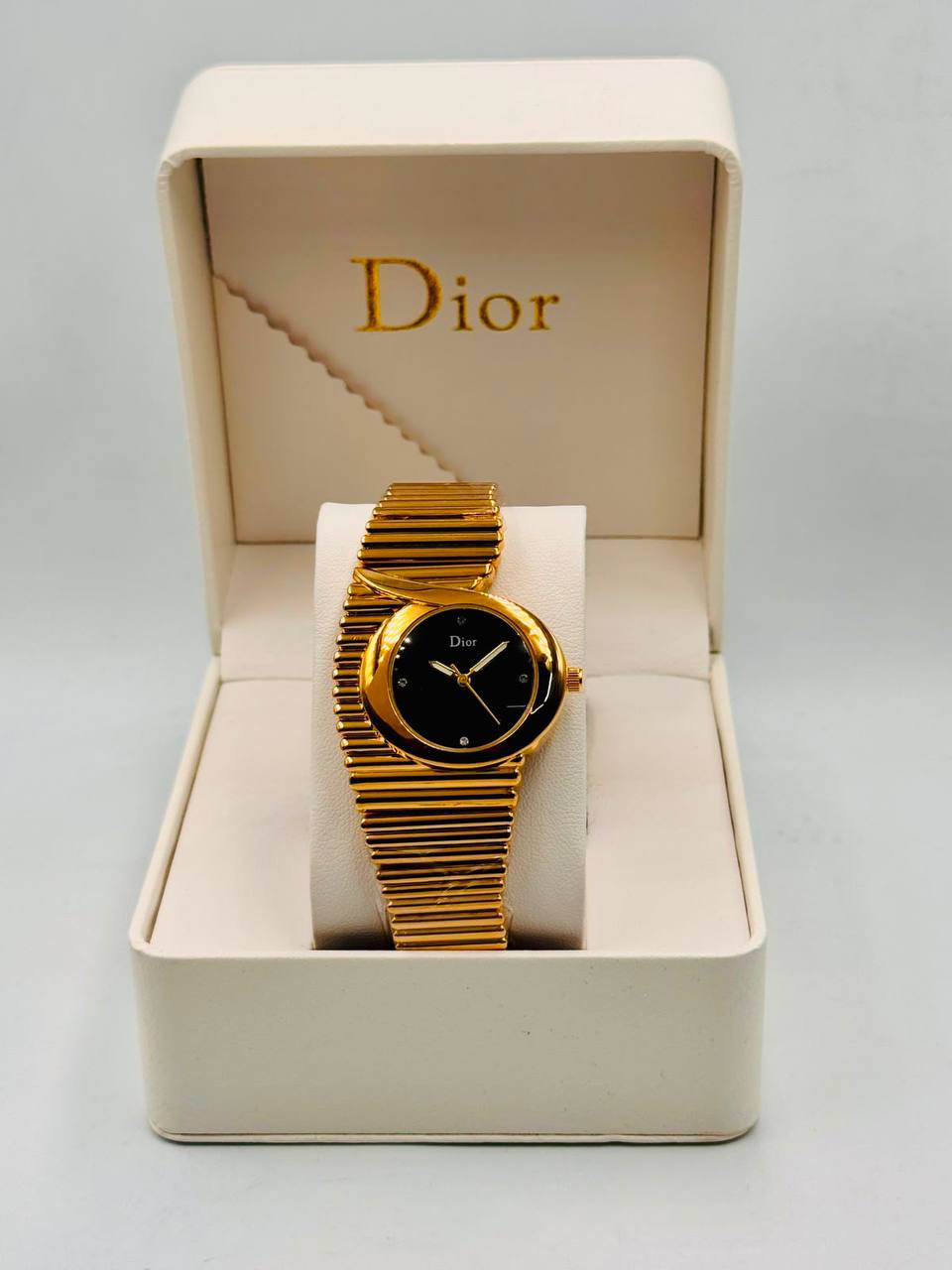 Dior ladies 
New Arrival*🤩🤩
55 dhs✅

Zain08
♥️♥️♥️