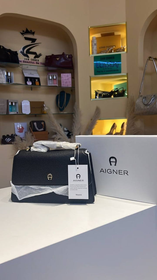 Aigner

95 dhs
With box

Zain28
♥️♥️♥️
Zc