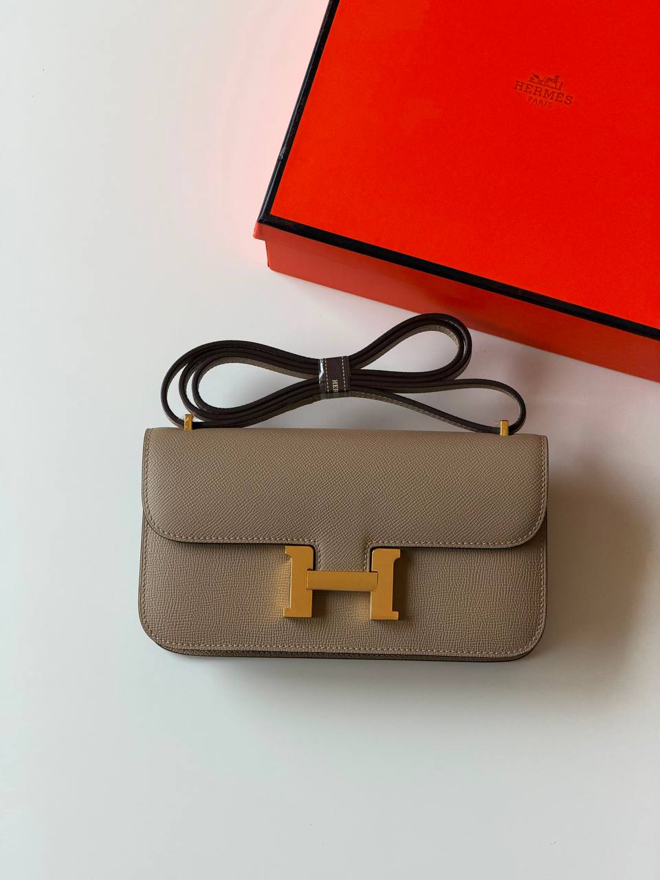 Hermes constance 23cm 
super Master quality ✅with box📦
490 dhs🇦🇪🇦🇪

Zain52
♥️♥️♥️
