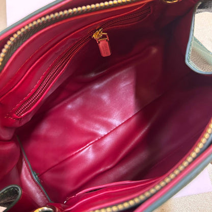 FERRAGAMO
GOOD QUALITY 
120 dhs✅

Zain39
♥️♥️♥️