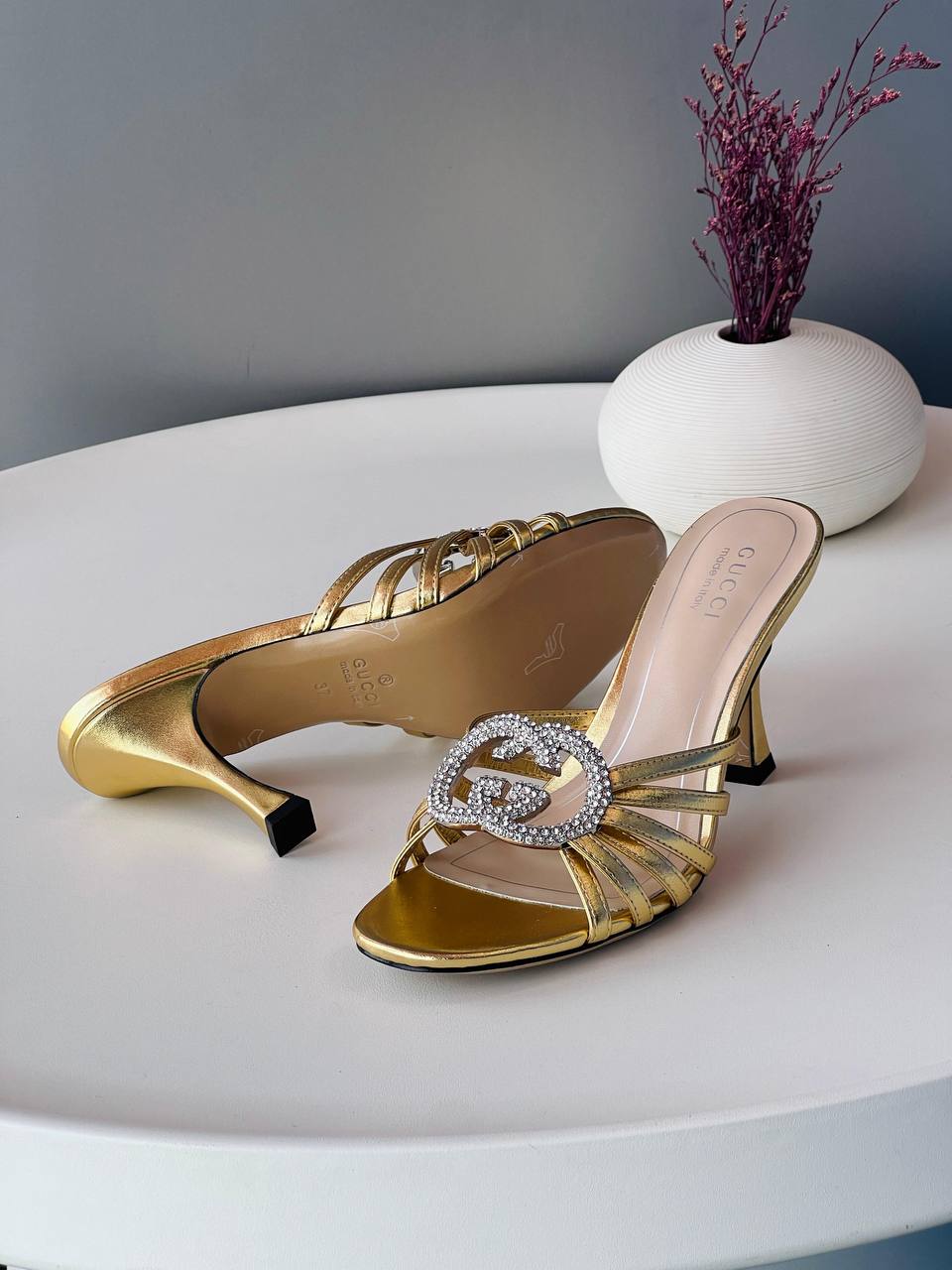 Gucci 
Size 36_41
Super high quality* 
450 dhs🌺

Zain176
♥️♥️♥️