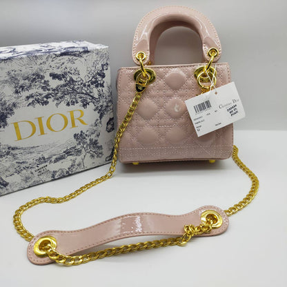 Dior
105 dhs🪙🖤 

with box 
🎁🎁🎁

Zain235
♥️♥️♥️