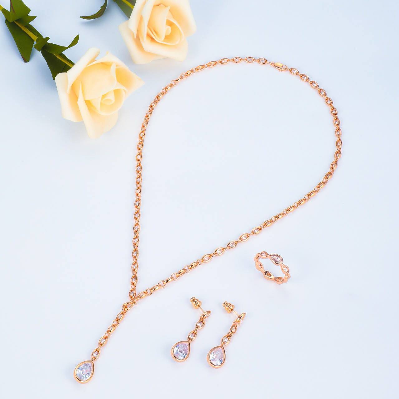APM Set
Necklace 
Earrings 
Ring 💍 
*Master Quality* 💎

*200* AED normal box 📦 
*220* AED master box 🗃️

Zain48
♥️♥️♥️