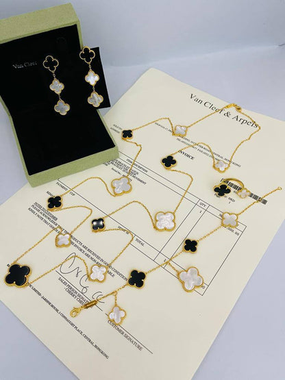 VCA SET
Master
NECKLACE BRACELET EARRINGS RING 
WITH BOX AND PAPER BAG🎁🛍️
310 DHS🇦🇪🇦🇪

Zain89
♥️♥️♥️