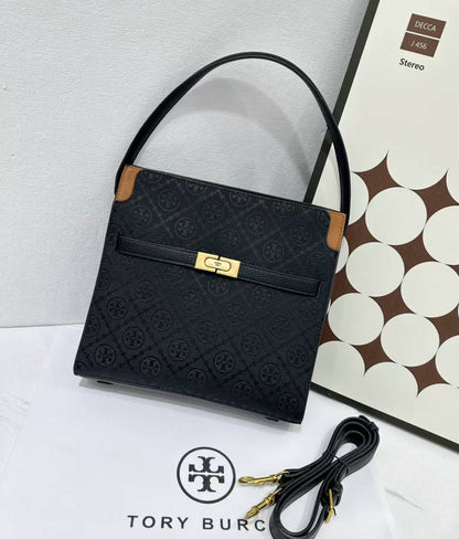 TORY BURCH 
GOOD QUALITY 
110 DHS✅

Zain295
♥️♥️♥️