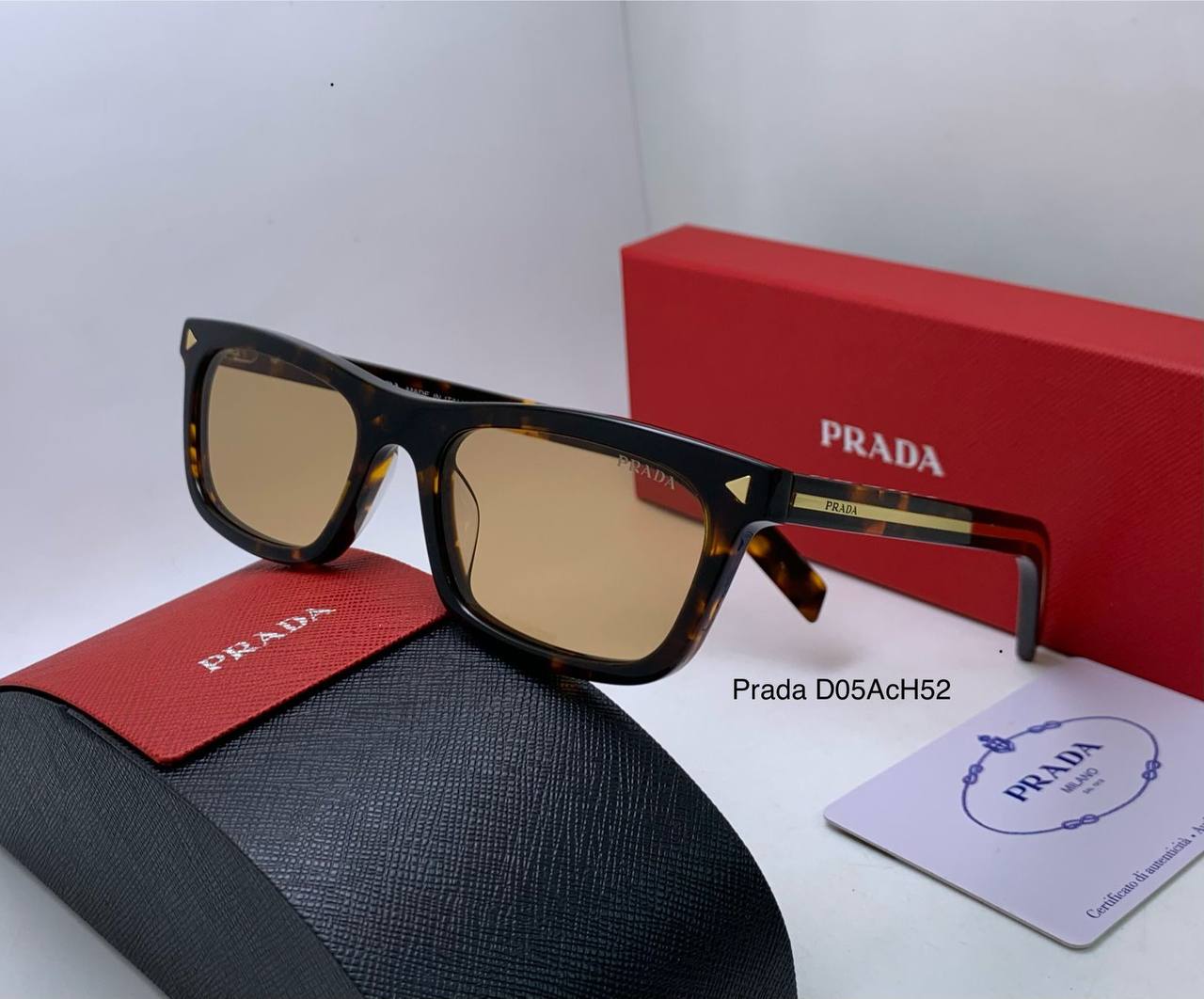 Prada
 master quality 
180 dhs✅

Zain126
♥️♥️♥️