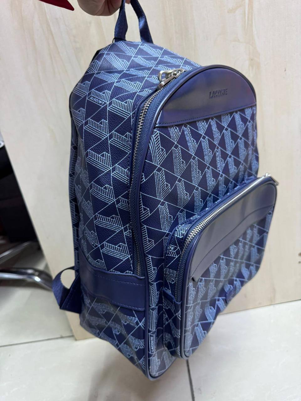 🎒 LACOSTE 🐊 Backpack
1⃣️First quality 
Size: 29 * 39 * 15 cm
95 dhs✅

Zain115
♥️♥️♥️