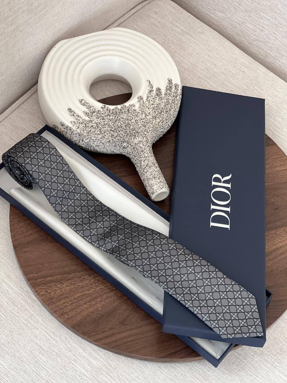 TIE
Super Master Quality
250 dhs💓

Zain267
♥️♥️♥️