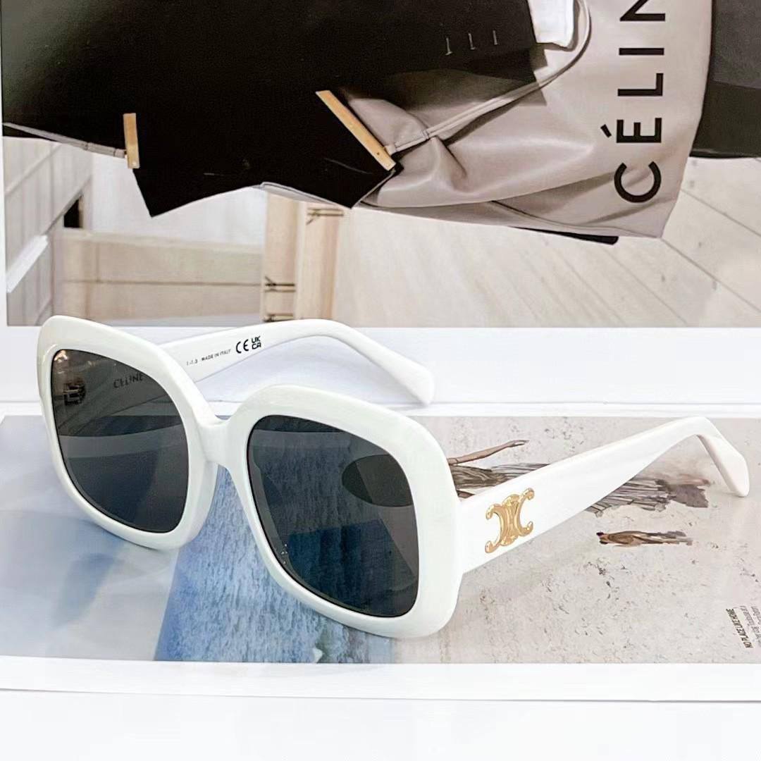 *NEW COLLECTION*

*SUNGLASSES WOMEN*

*MASTER QUALITY*

250 dhs🪙💚

Zain202
♥️♥️♥️