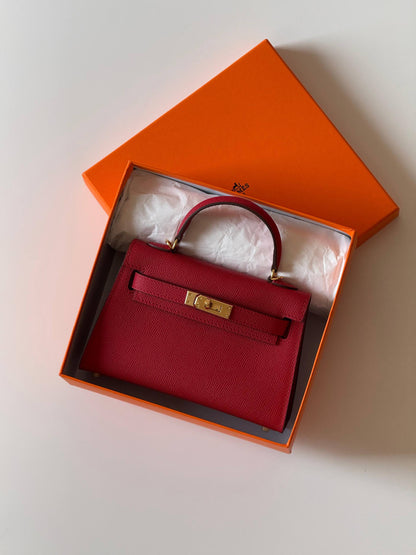 Hermes minikelly 19cm💕master quality😍

with box❤️
🎁🎁🎁

340 dhs🪙🌨️

Zain52
♥️♥️♥️