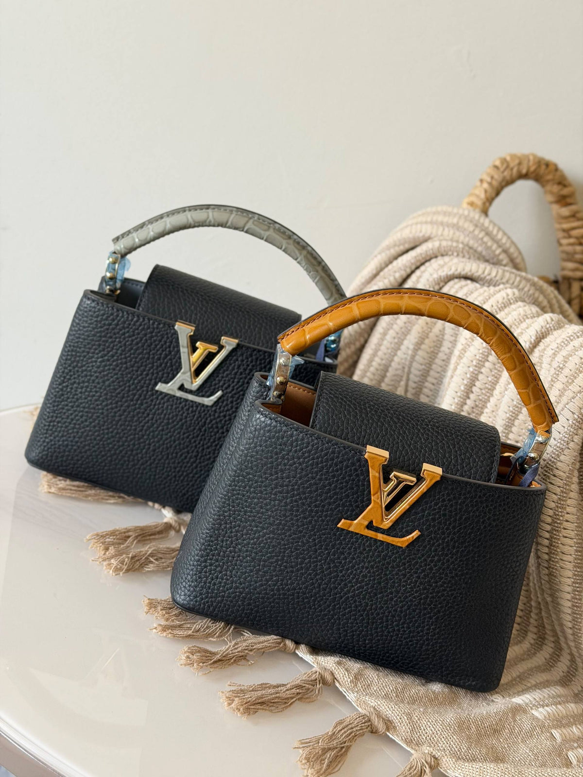 Lv capucines 
Super master quality aaa
Size :21 cm

For Price 👇 WhatsApp✅
0568585901 
0507557372
0552275751 Owner Zain 👌

Zain315
♥️♥️♥️