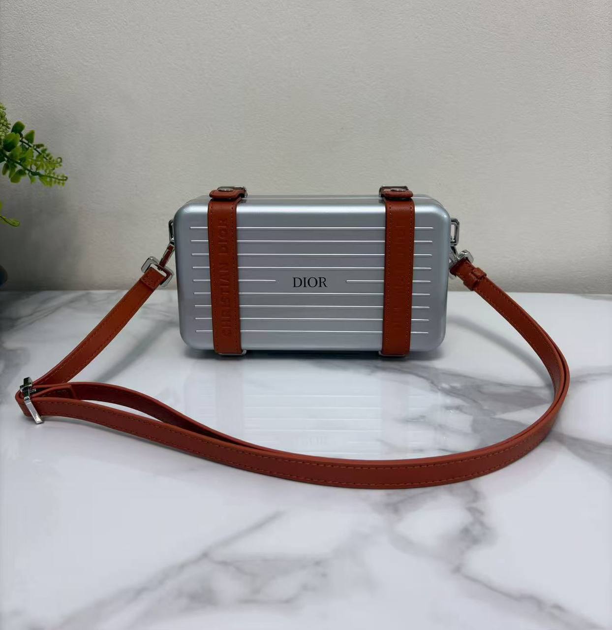 Dior
Master
Ramowa 🤗🤗
20cm🥰 
320 dhs💓

Zain228
♥️♥️♥️