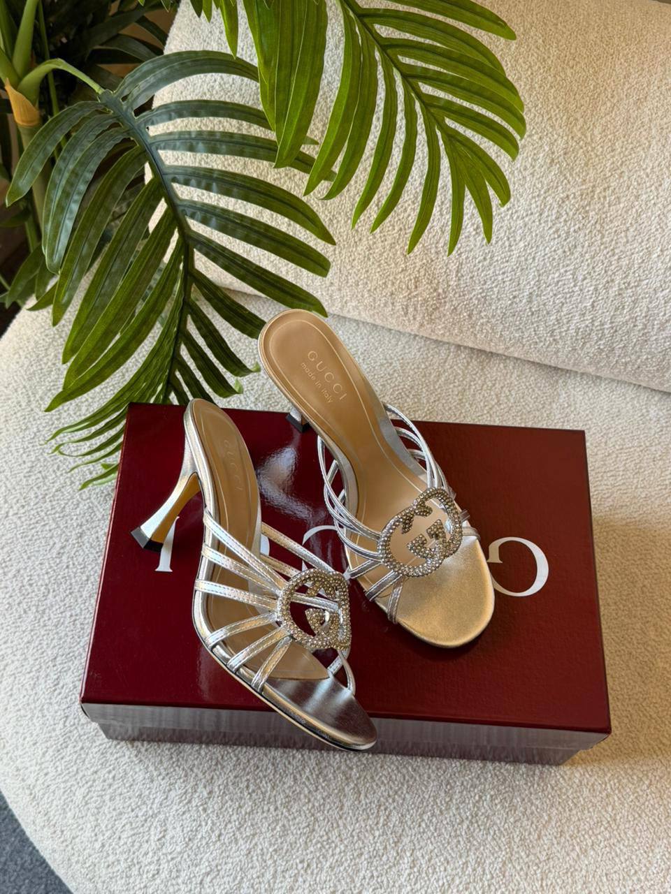 Tory Burch
95 dhs✅

Zain13
♥️♥️♥️