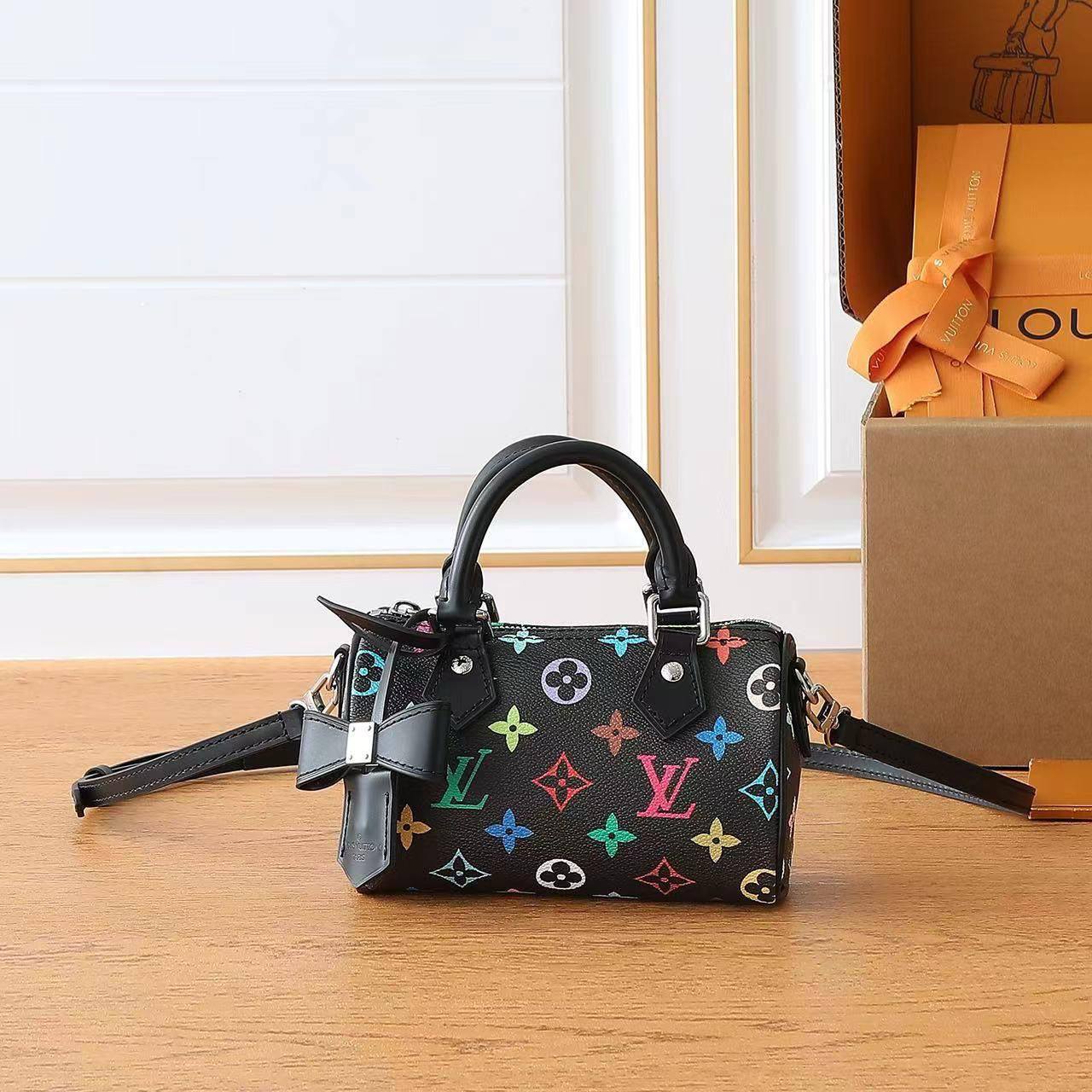 LV - Bottega
Master Bags
For Price 👇 WTSP Text Zain 0568585901

Zain111
Zain192
♥️♥️♥️