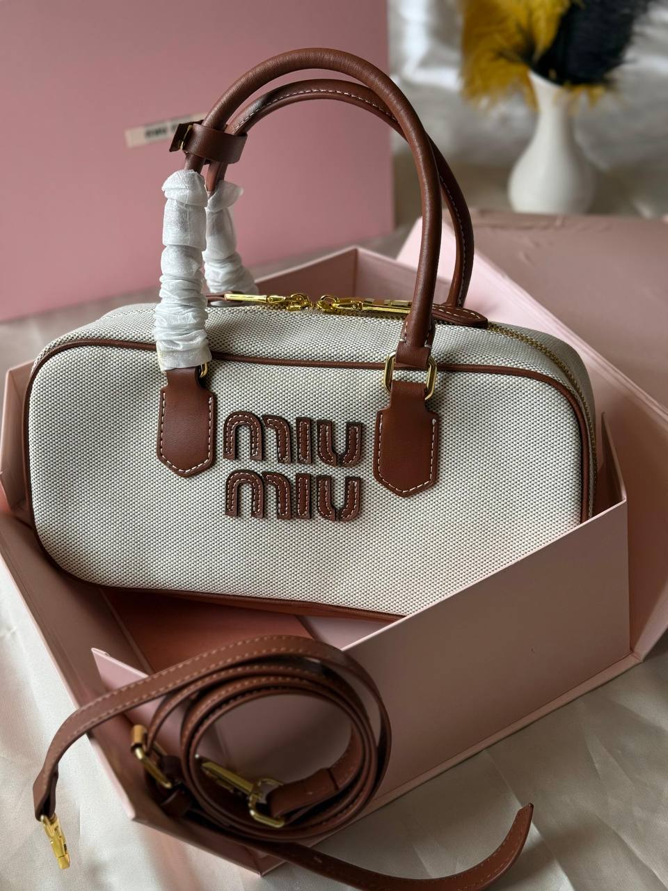 MIU MIU
27cm
350 dhs❤️
Top quality 
With box🎁

Zain167
♥️♥️♥️
