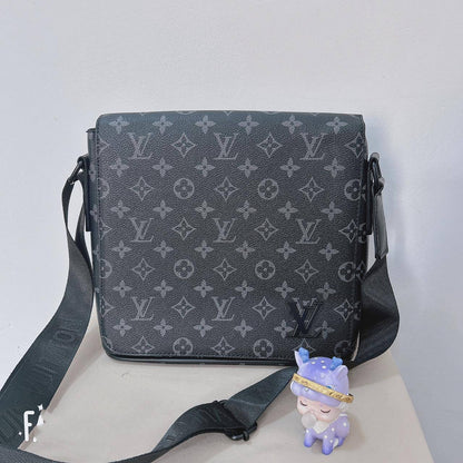 LV

26*23*9 cm
80 dhs🇦🇪🇦🇪

Zain17
♥️♥️♥️