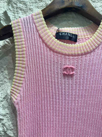 CHANEL
Women’s Top
Master Quality 
SML
210 dhs✅

Zain276
♥️♥️♥️