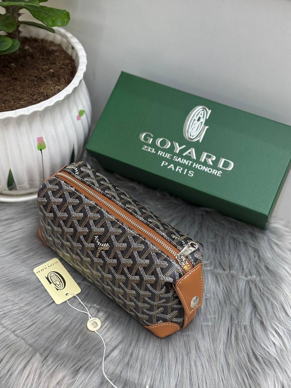 Goyard

65 dhs✅

with box
🎁🎁🎁

Zain244
♥️♥️♥️