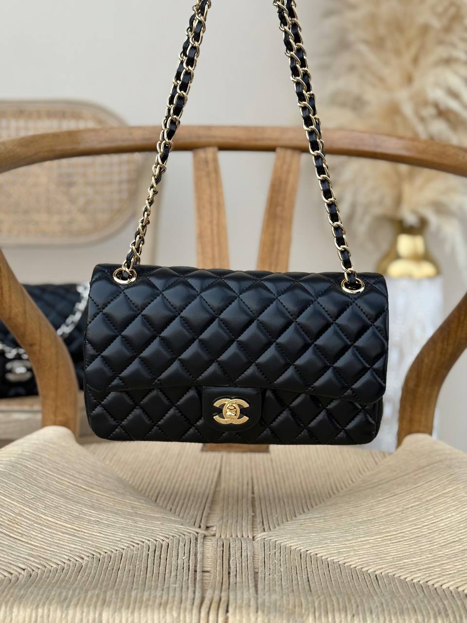 New Collection✨✨✨
CHANEL
23cm
350 dhs👑
Top quality 
With box🎁

Zain167
♥️♥️♥️