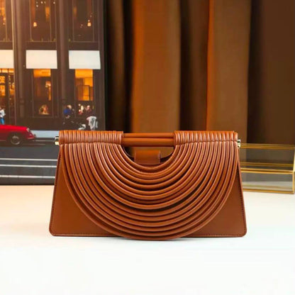BOTTEGA NEW CAME GOOD QUALITY WITH BOX 
120 dhs✅

Zain295
♥️♥️♥️
