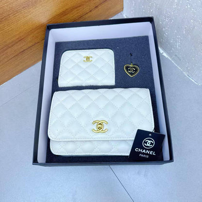 CHANEL
combination
SIZE：19.5cm

90 dhs🪙💕
withbox
🎁🎁🎁

Zain04
♥️♥️♥️