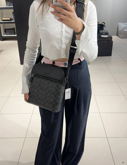 COACH 
SLING BAG 

RESTOCK UNISEX 

GOOD QUALITY 
80 dhs🇦🇪🇦🇪

Zain295
Zain17
♥️♥️♥️